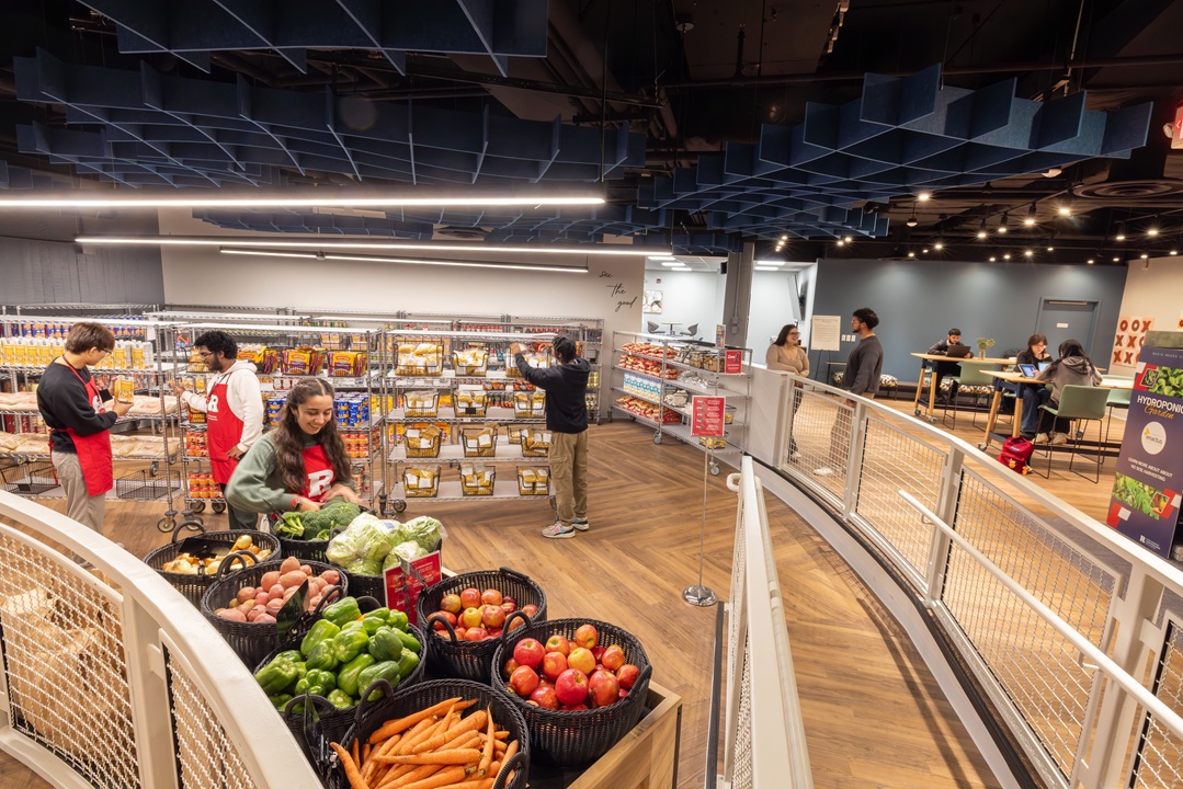 Photo of the Rutgers Basic Needs Center in the College Avenue student center. The photo shows supermarket environment where students can come and shop for food and other essentials.